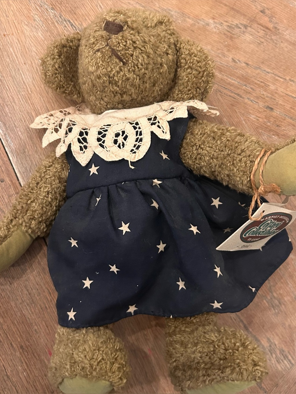 VTG 1995 Carole R Kirby "Annie" Fully Jointed Teddy Bear NWT Star Dress
